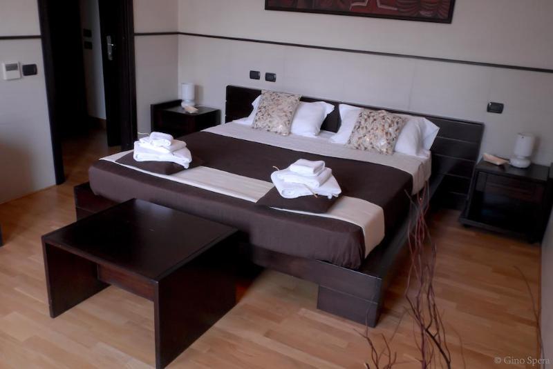 Plana Hotel กัสเตลโวลตูร์โน ภายนอก รูปภาพ
