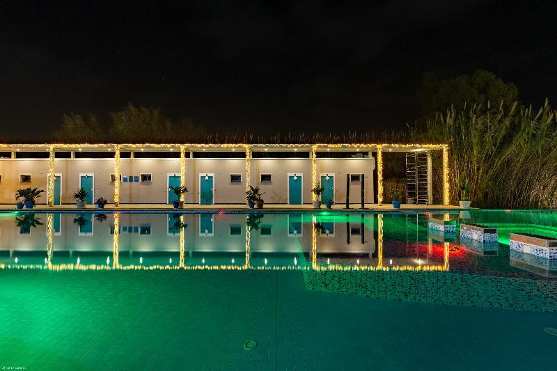 Plana Hotel กัสเตลโวลตูร์โน ภายนอก รูปภาพ